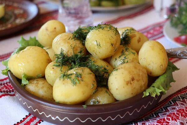 Картофель в пароварке : пять лучших рецептов