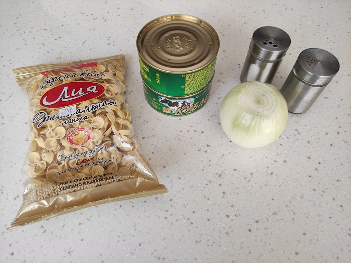 ингредиенты для приготовления макарон с тушенкой