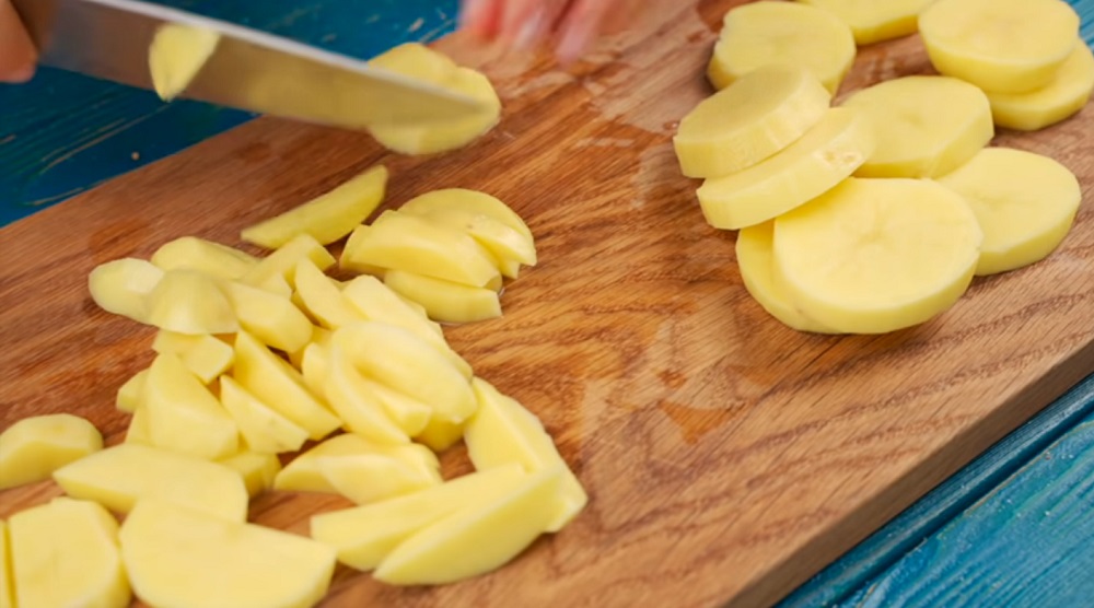 картофель нарезанный брусками